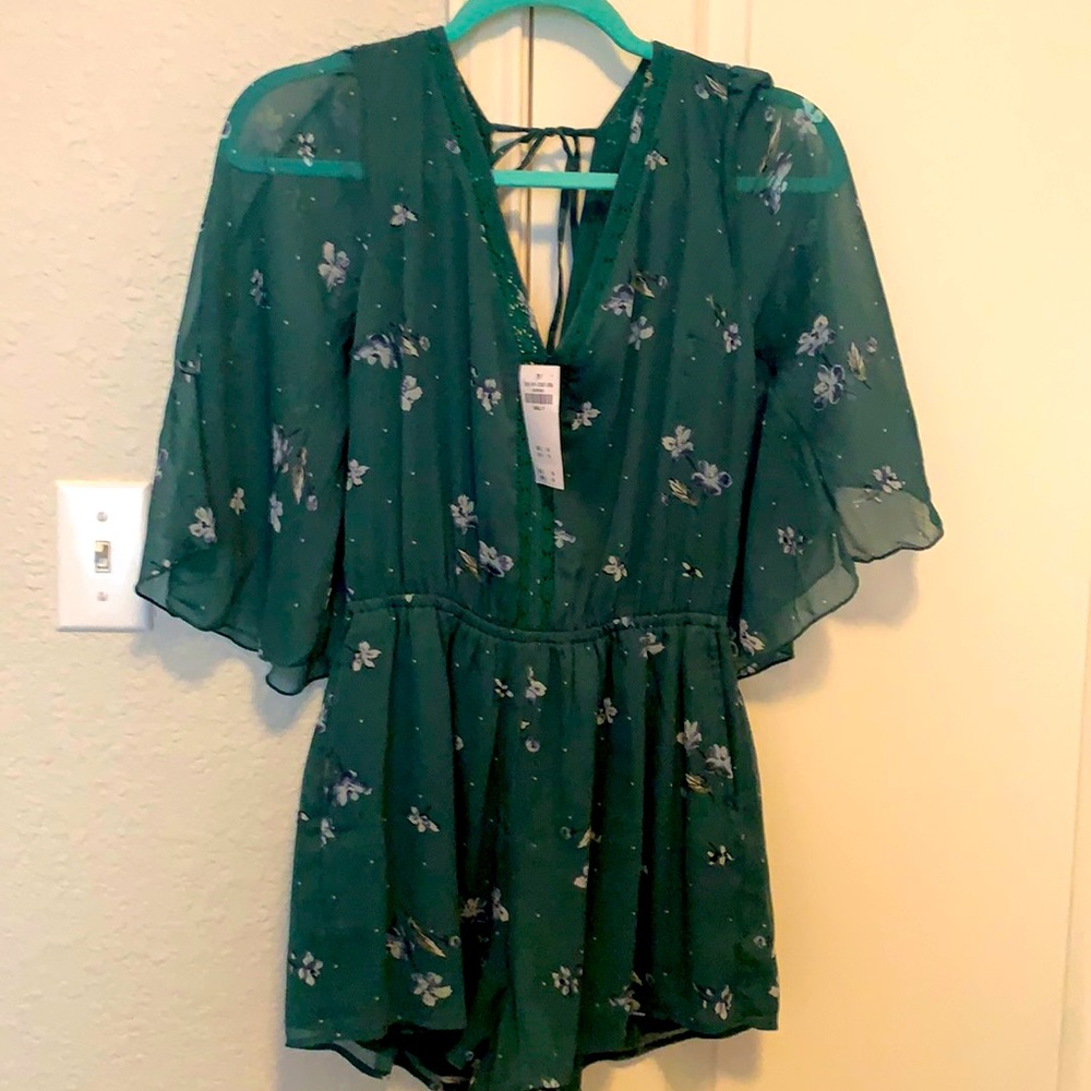 NWT Abercrombie & Fitch Floral Romper Size S Green